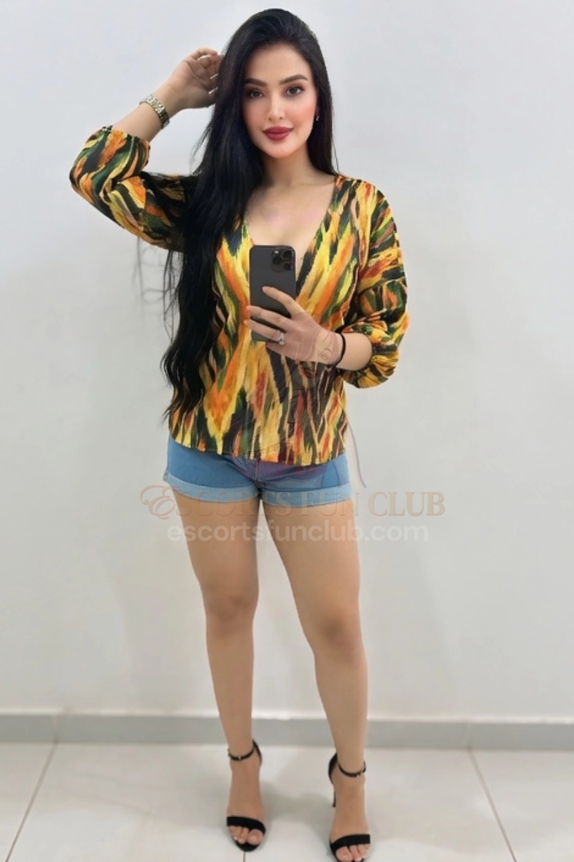 Amina - Uzbek Escort Mumbai