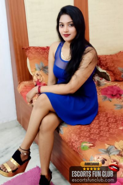 Esha gfe escort Bodakdev Ahmedabad