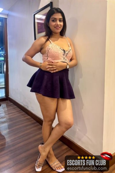 Esha GFE escort City Light Surat