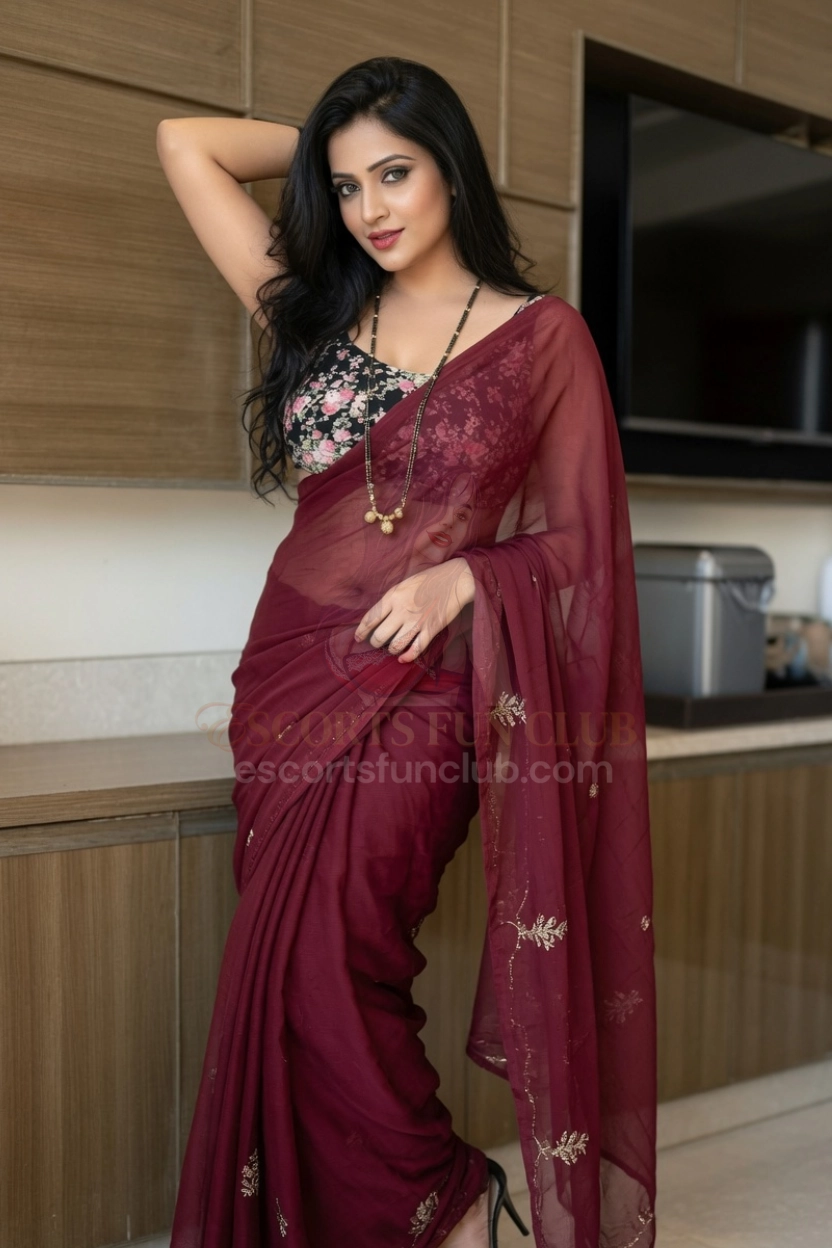 Kavya - Mature Escort Pune