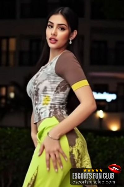 Khushi college girl escort Piplod Surat