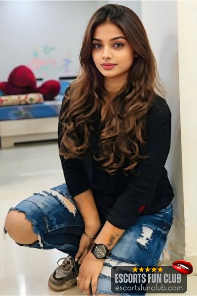 Komal vip escort Ghod Dod Road Surat