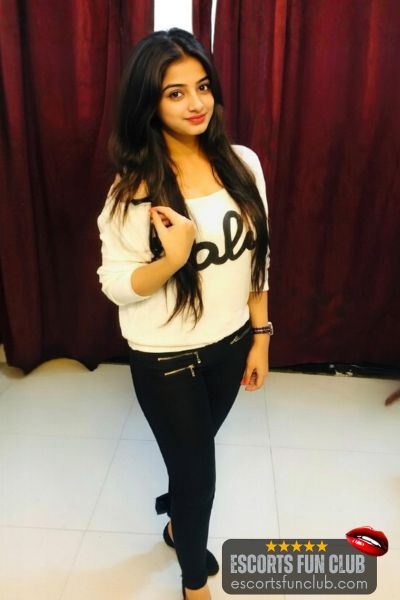 Neha young escort Adajan Athwa Surat