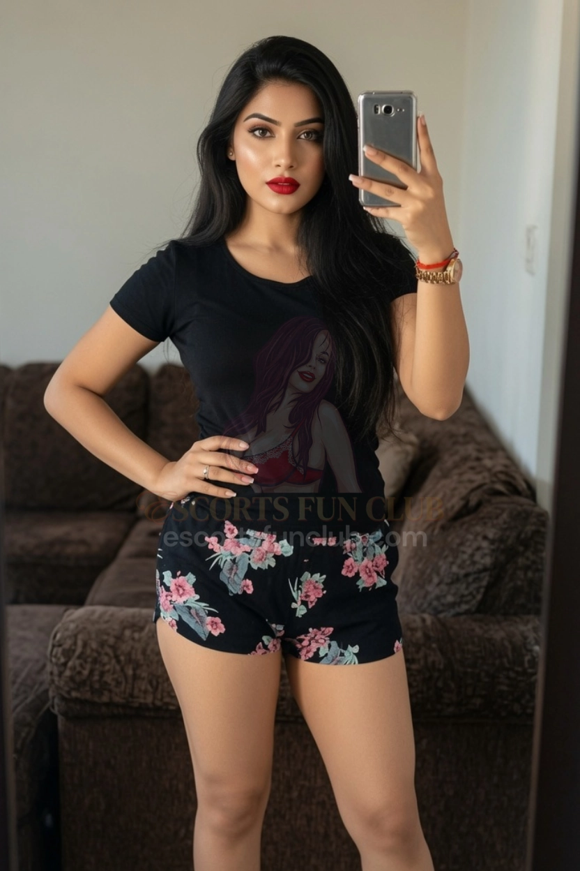 Rhea - Confident Independent Escort