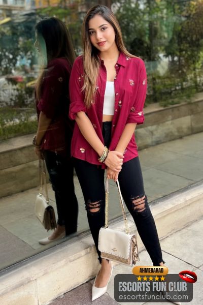 Riddhi college escort Navrangpura Ahmedabad
