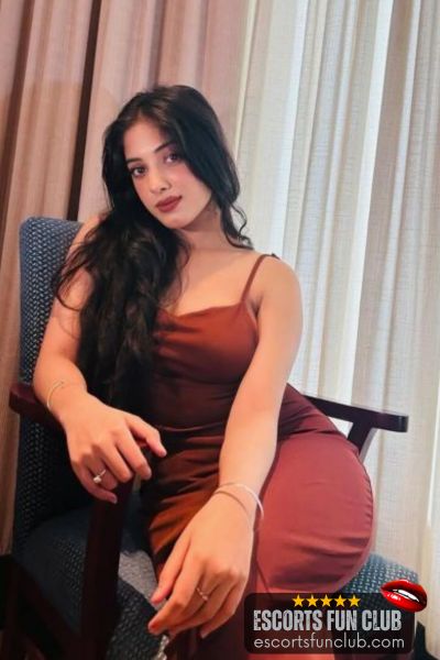 Seema out call escort Rander Surat