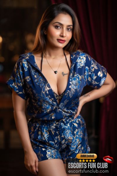 Simran independent escort Prahlad Nagar Ahmedabad