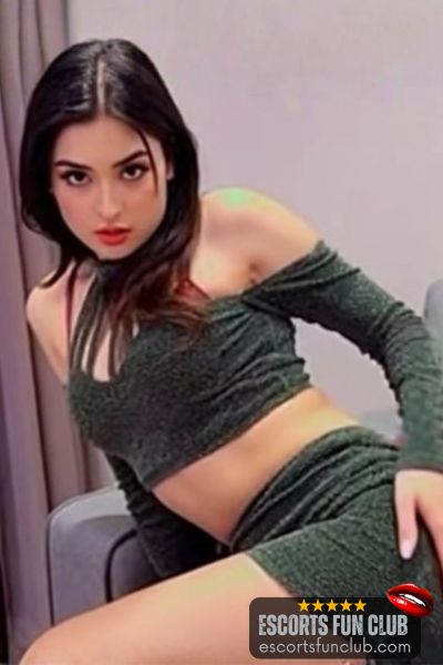 Simran Low Rate call girl Adajan Surat