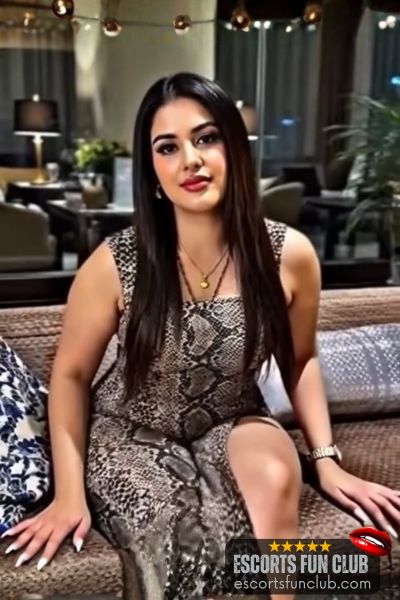 Simran model escort Madhapur Hyderabad