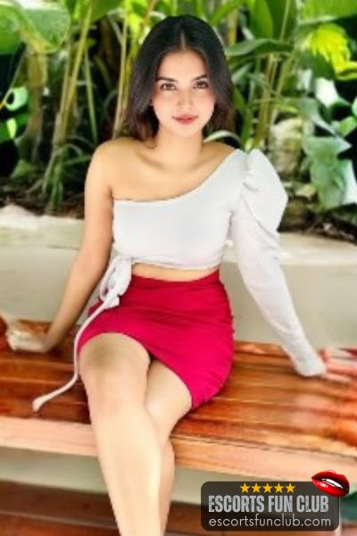 Sneha college girl escort Anjuna Goa