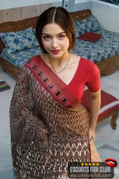 Sneha mature call girl Vesu Surat