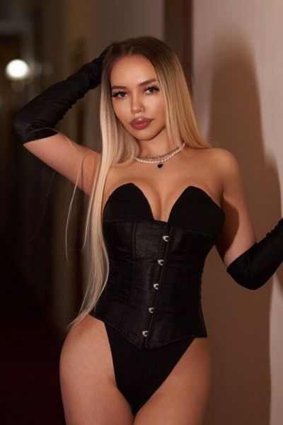 Sofia exotic young Russian call girl Viman Nagar Pune