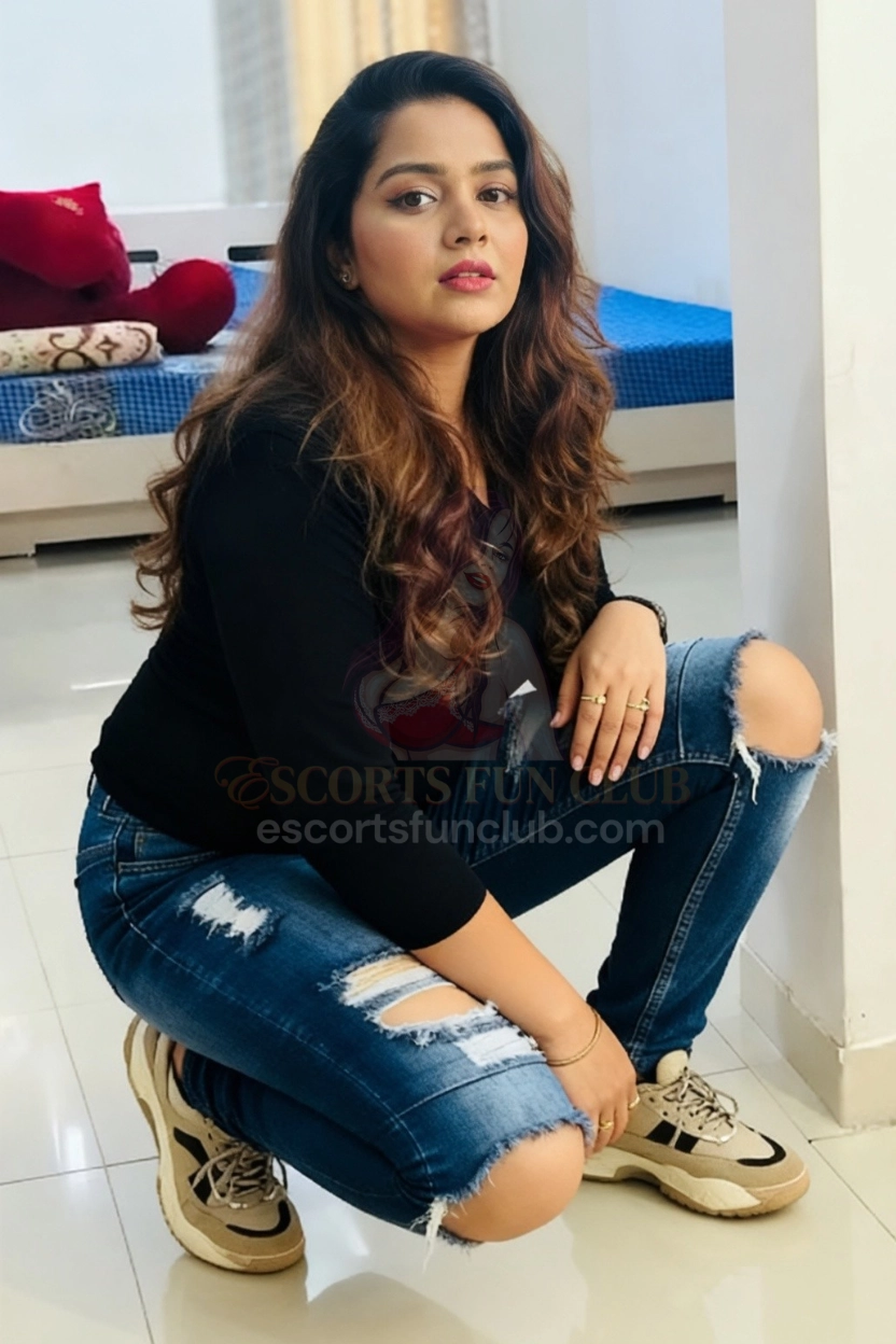 Trisha - College Girl Escort in Goregaon Mumbai