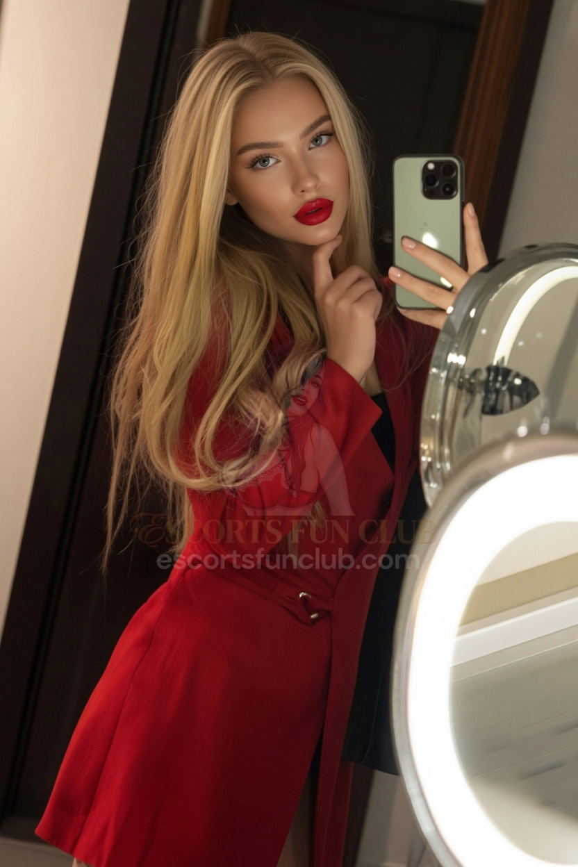 Zoya - Blonde Look Escort Vashi